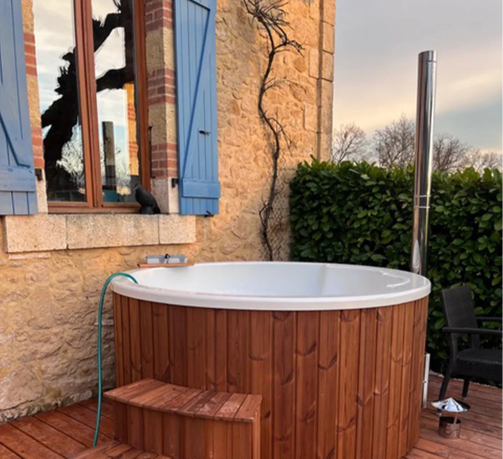 opticeirano-piscines-2025-bain-nordique-bois-fajoles-46300-ceirano-piscines-2025